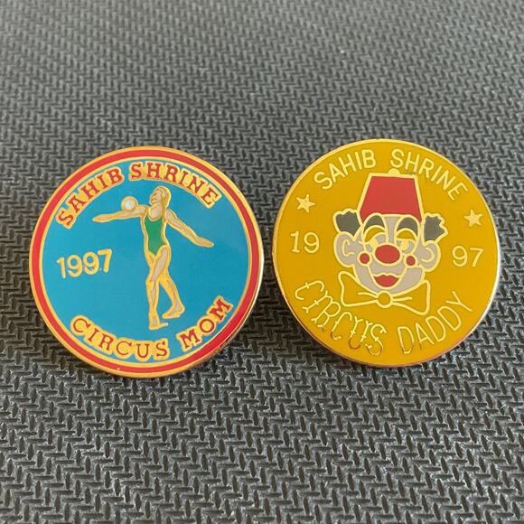 Sahib Shrine Circus Mom and Dad Pin 1997 Collectors Pins with Backs Great Cond. - Picture 1 of 5